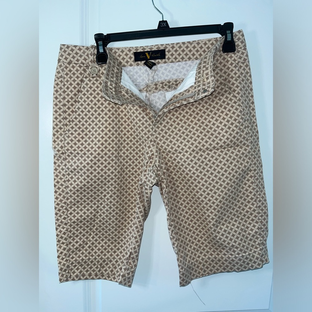 Gloria Vanderbilt Khaki Cotton Pockets Tan Capri Above Knee Print Shorts Sz 8